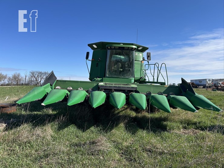 1982-john-deere-843-image-2