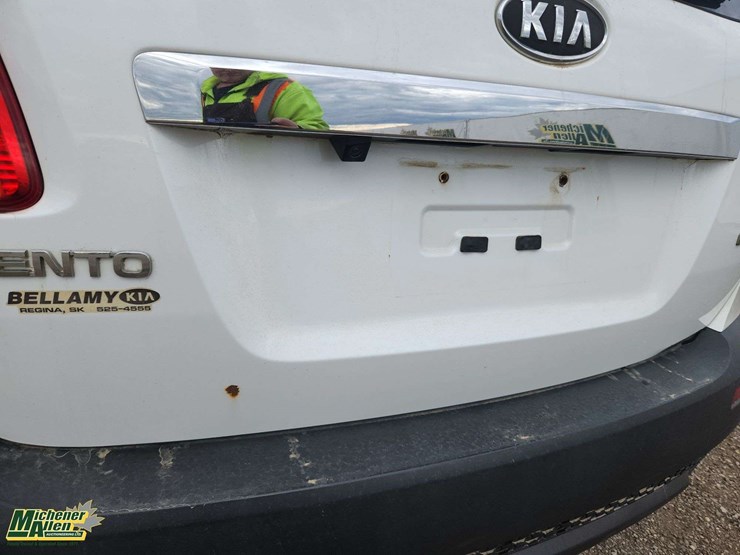 2011-kia-sorento-image-35