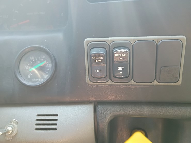 2005-ford-f750-image-52