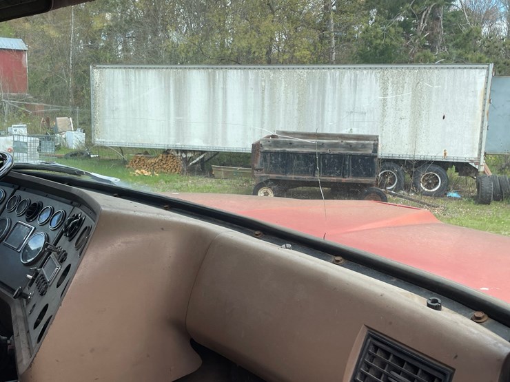 1988-ford-l9000-image-29