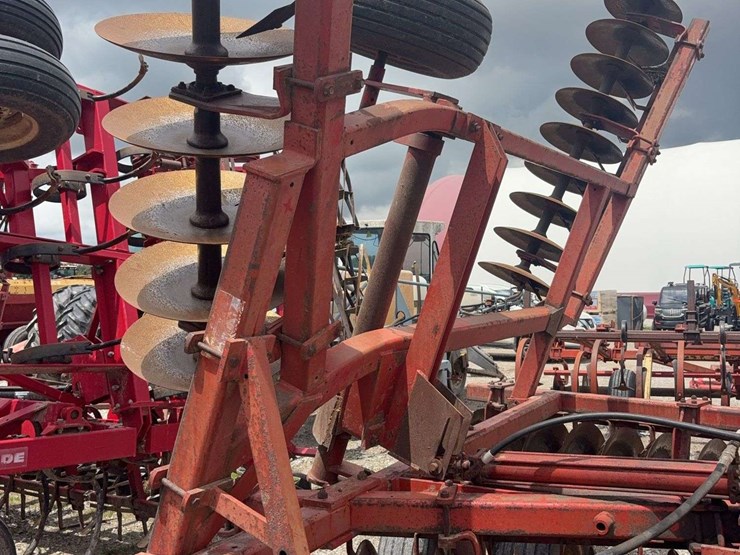 massey-ferguson-820-image-16