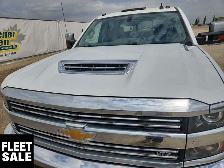 2018-chevrolet-silverado-3500hd-image-31