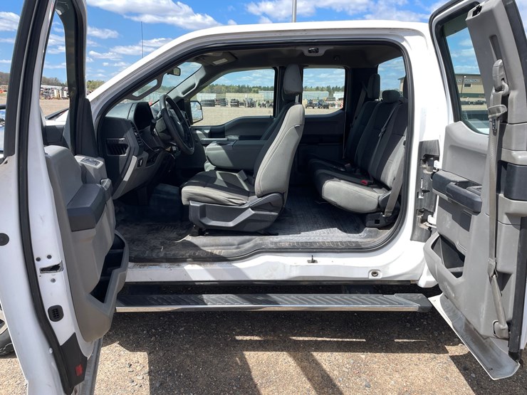 2015-ford-f150-image-16