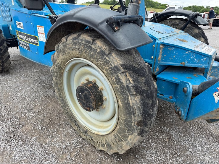 2019-genie-gth1056-image-14