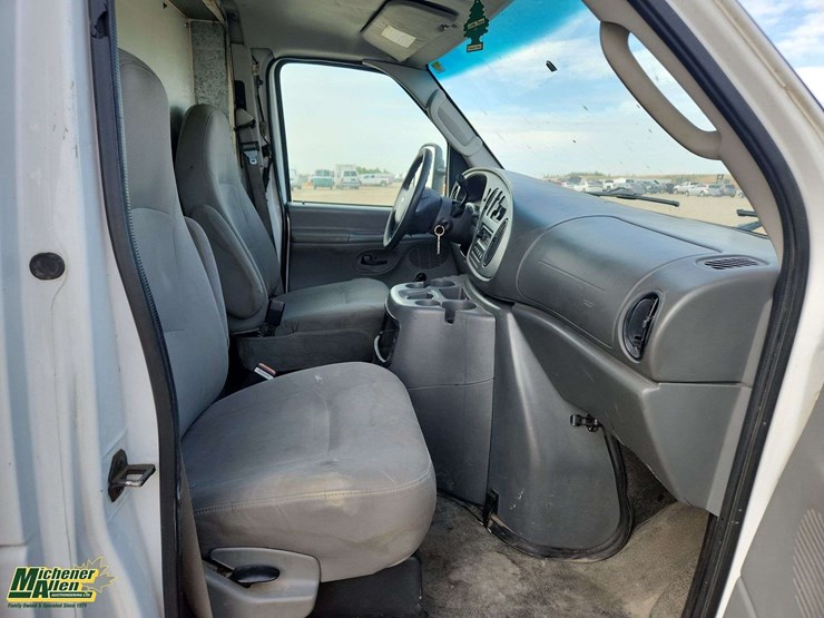 2005-ford-e450-image-14