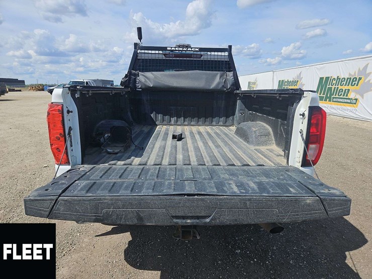 2022-gmc-sierra-2500hd-image-16