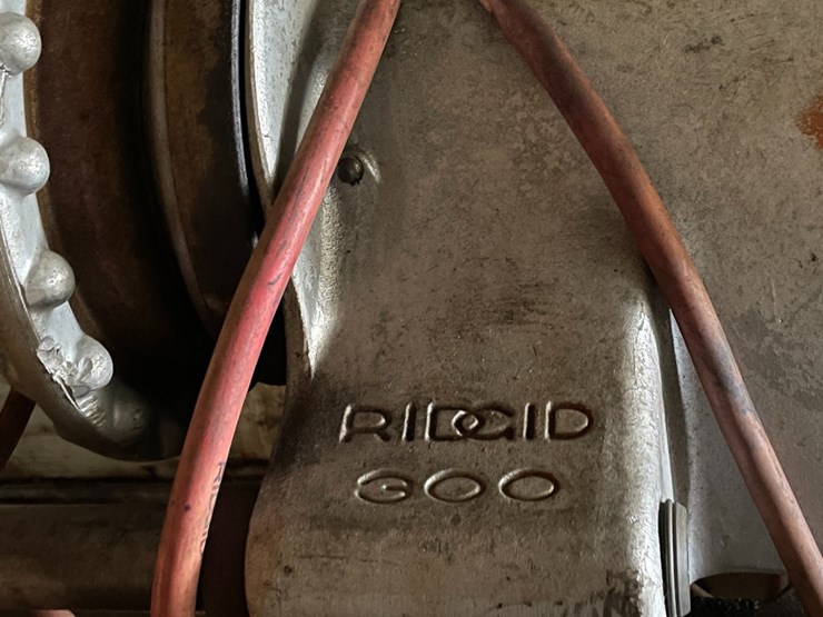 #2846-•-ridgid-pipe-threader-(or)-image-3