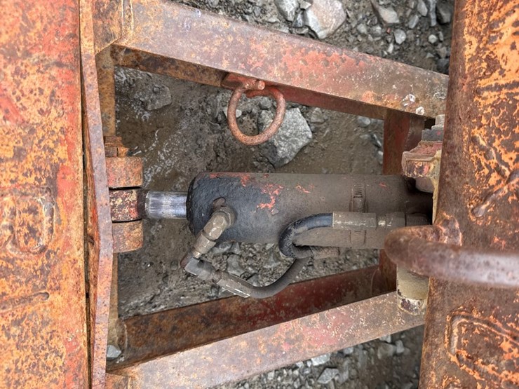 ditch-witch-3700-image-22