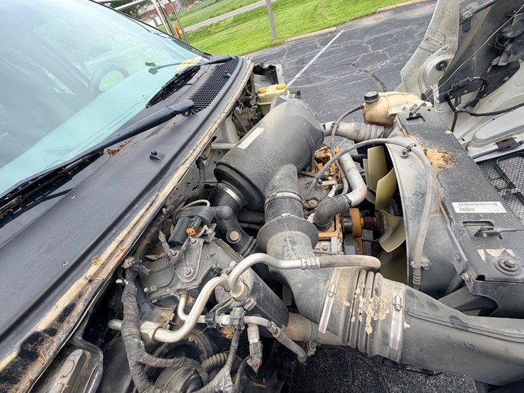 2004-ford-f650-image-25