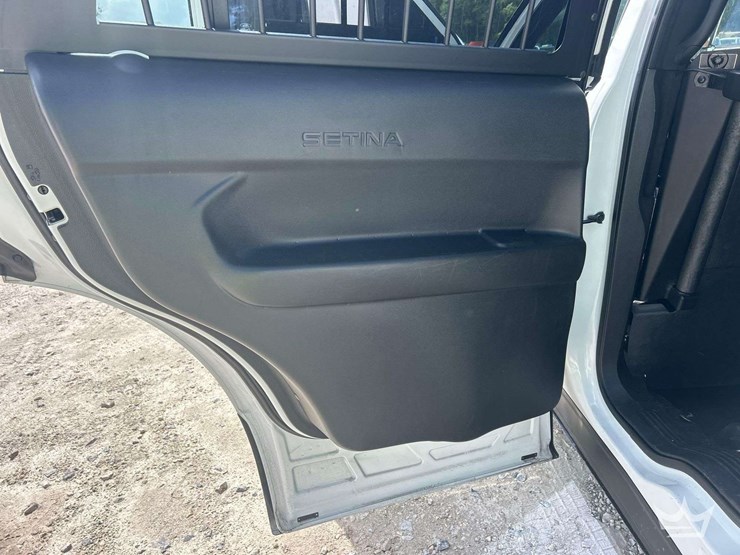 2018-ford-explorer-image-19