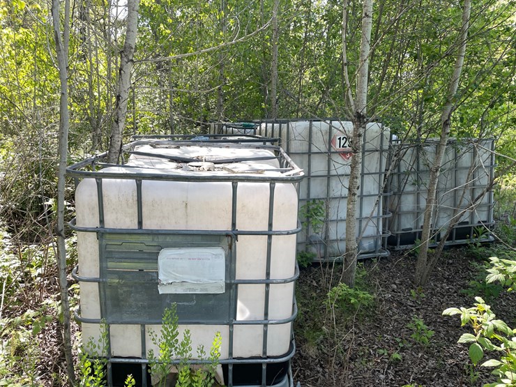 #2826-•-1500-gallon-plastic-tank-(or)-image-11
