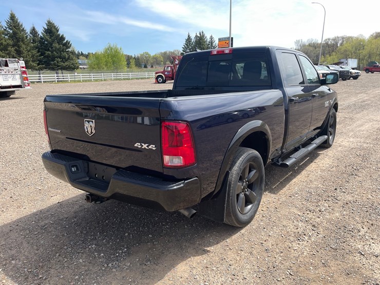 2015-dodge-1500-image-5
