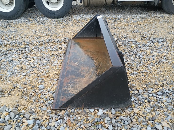 #24745-•-72"-smooth-bucket-skid-steer-attachment-image-4