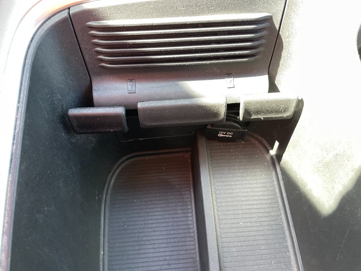 #1312-•-2016-dodge-ram-pickup-truck-(has-mn-salvage-title)-image-23