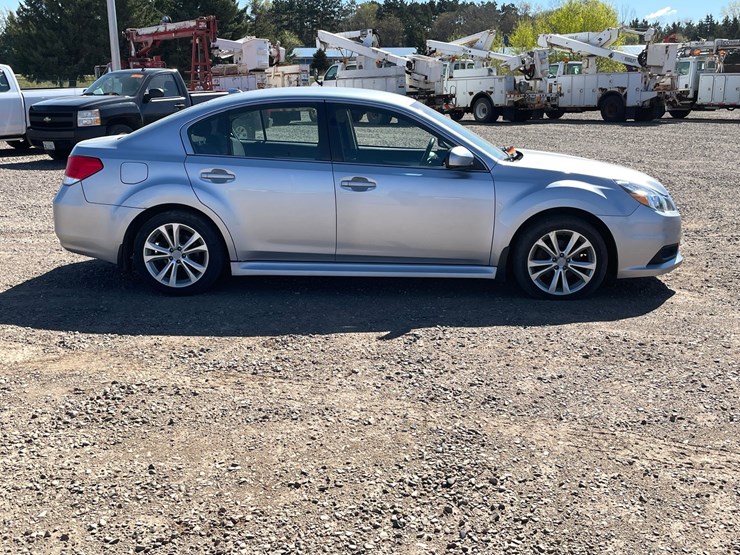 #1404-•-2014-subaru-legacy-(has-mn-title)-image-6