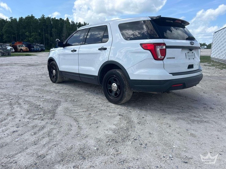 2018-ford-explorer-image-3