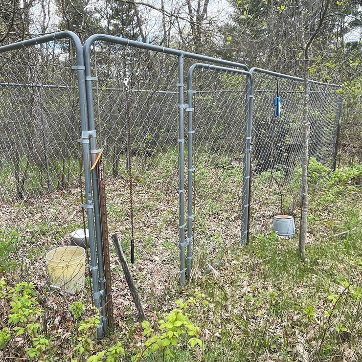 #2867 • Wire Dog Kennel (OR)