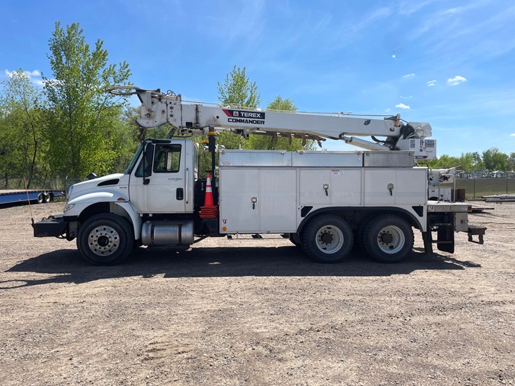 2013-international-durastar-4400-image-2