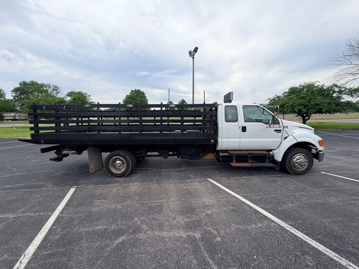 2004-ford-f650-image-11