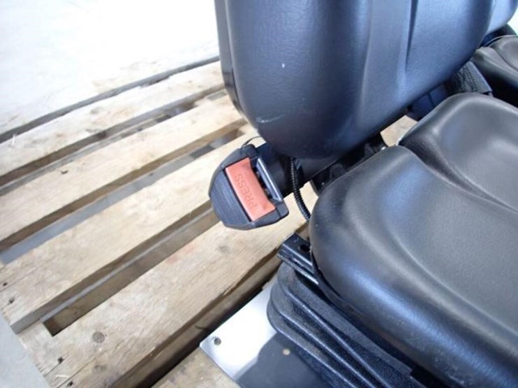 qty-of-(2)-cobo-tractor-seats-image-13