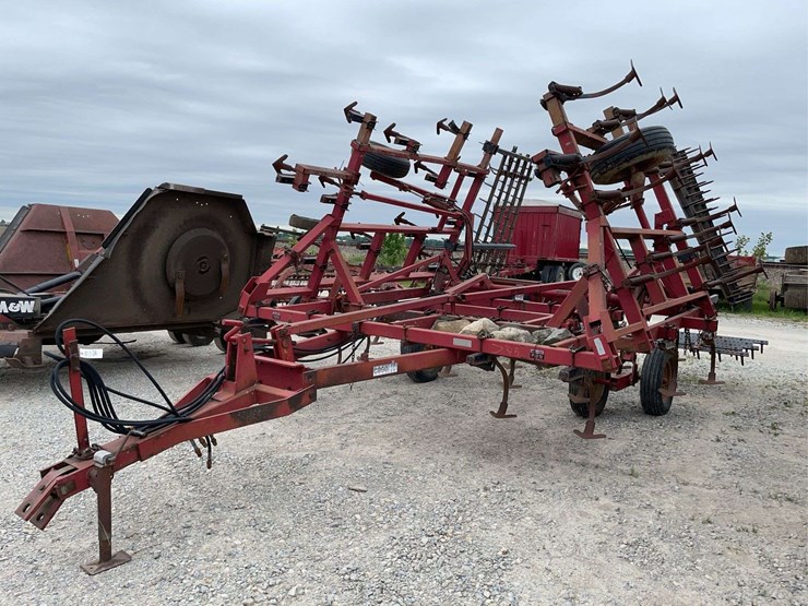 case-ih-4800-image-2
