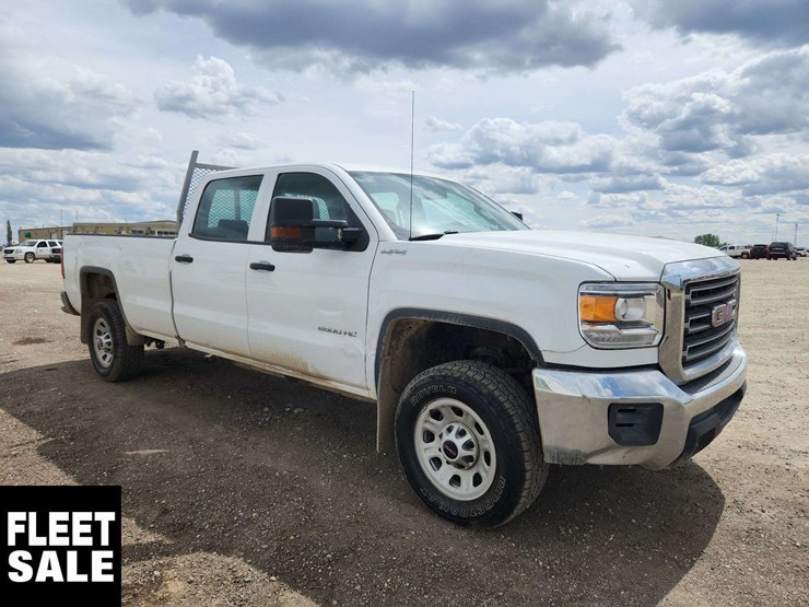 2017-gmc-sierra-2500hd-image-2