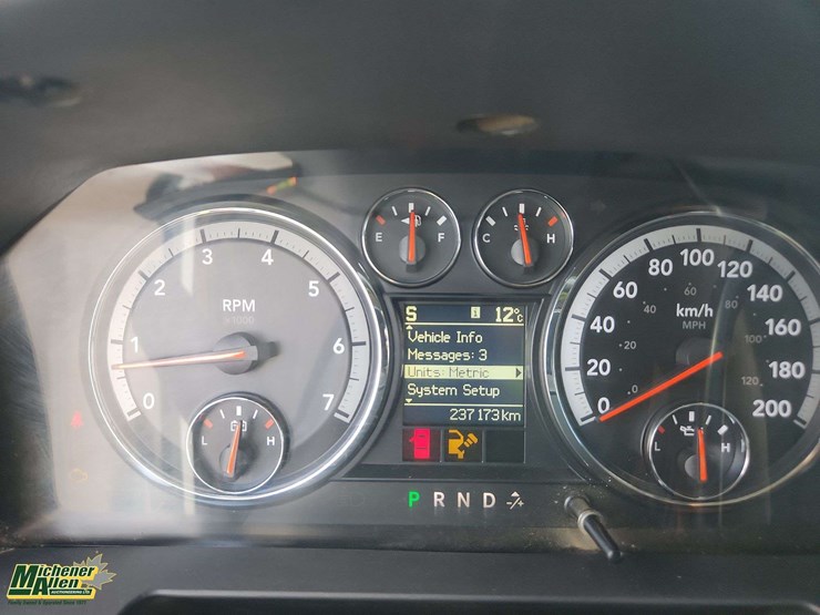 2012-dodge-2500-image-24