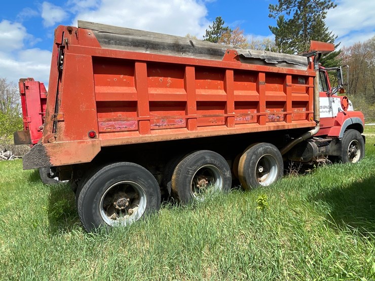 1989-ford-l9000-image-9