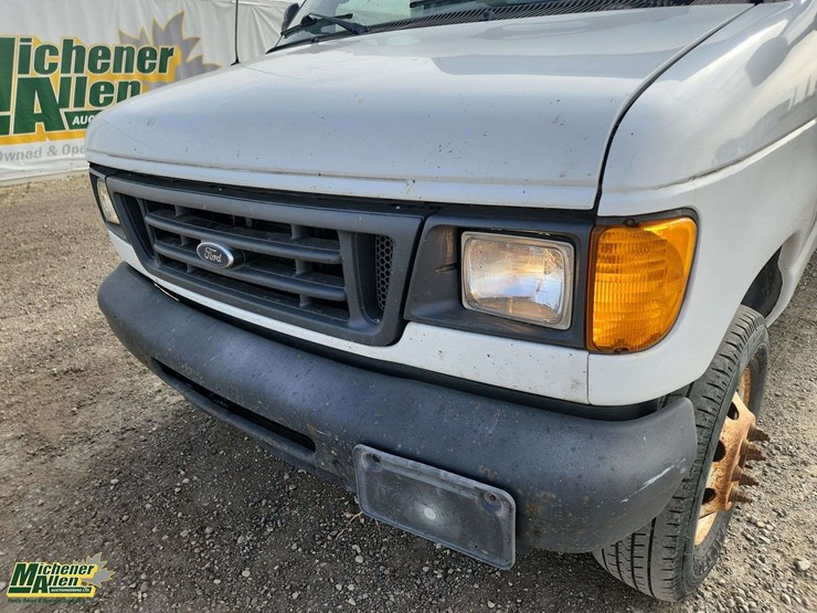 2005-ford-e450-image-31