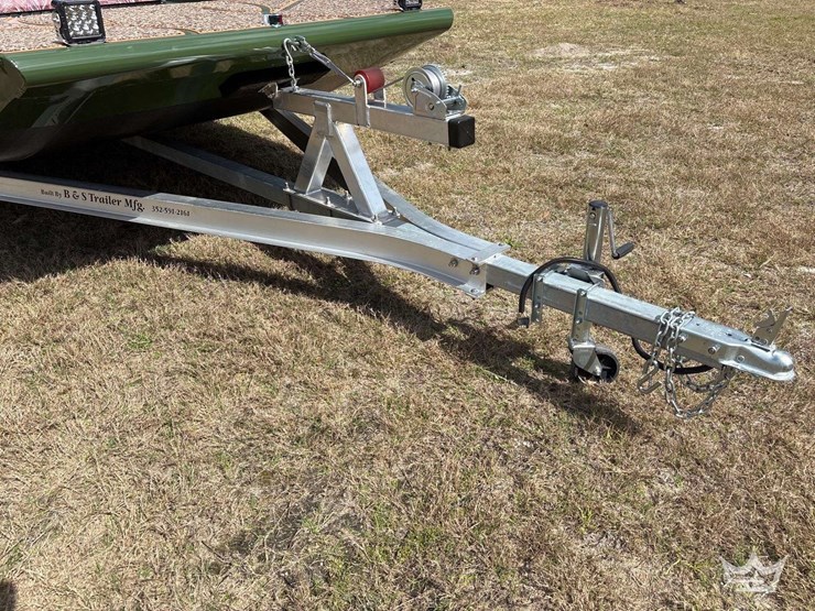2024-14ft-pairboat-flat-bottom-mud-boat-image-35