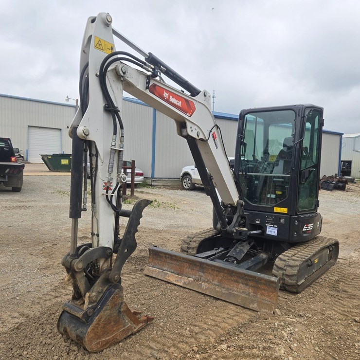 2023 BOBCAT E35i