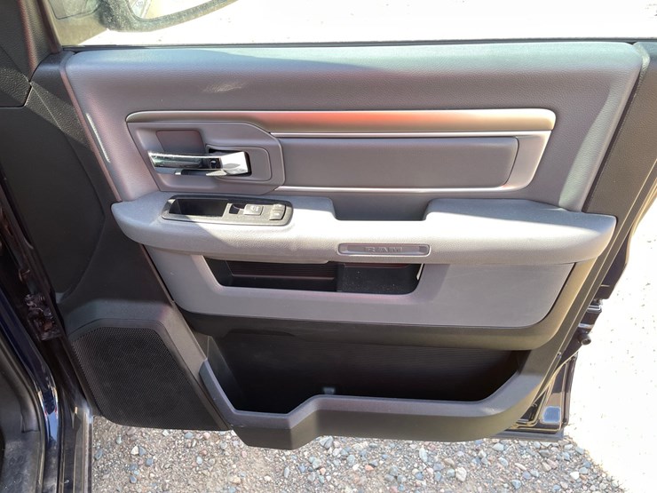 #1312-•-2016-dodge-ram-pickup-truck-(has-mn-salvage-title)-image-36