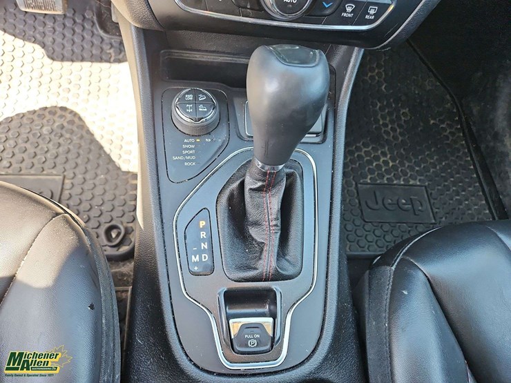 2019-jeep-cherokee-image-21