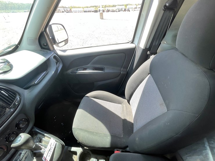 #1412-•-2017-ram-promaster-cargo-van-(has-mn-title)-image-24