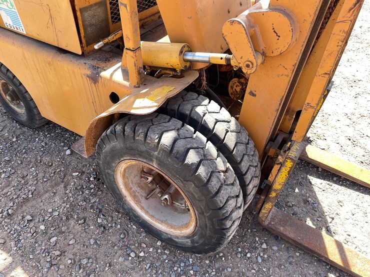 #1017-•-minneapolis-moline-forklift-image-7