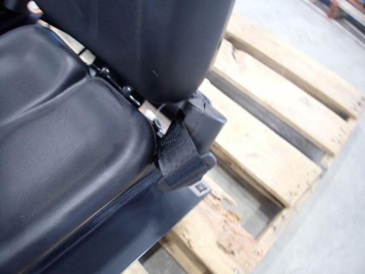 qty-of-(2)-cobo-tractor-seats-image-8