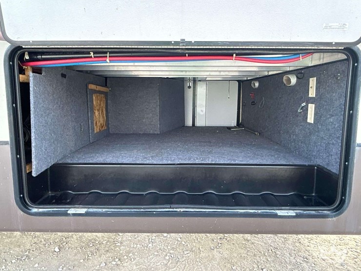2013-forest-rive-brookstone-310ls-5th-wheel-t/a-travel-trailer-image-35