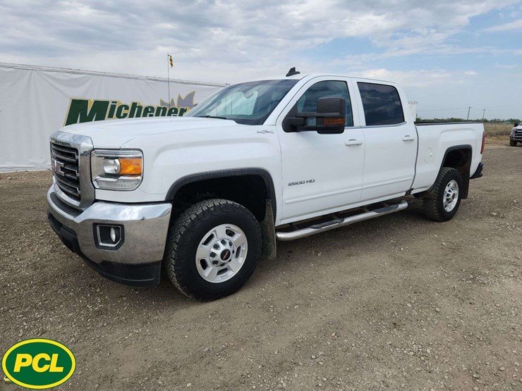 2017-gmc-sierra-2500hd-image-1