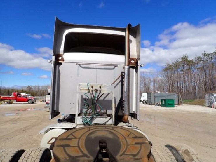 2016-mack-cxu613-t/a-hiway-tractor---sleeper---1m1-image-59