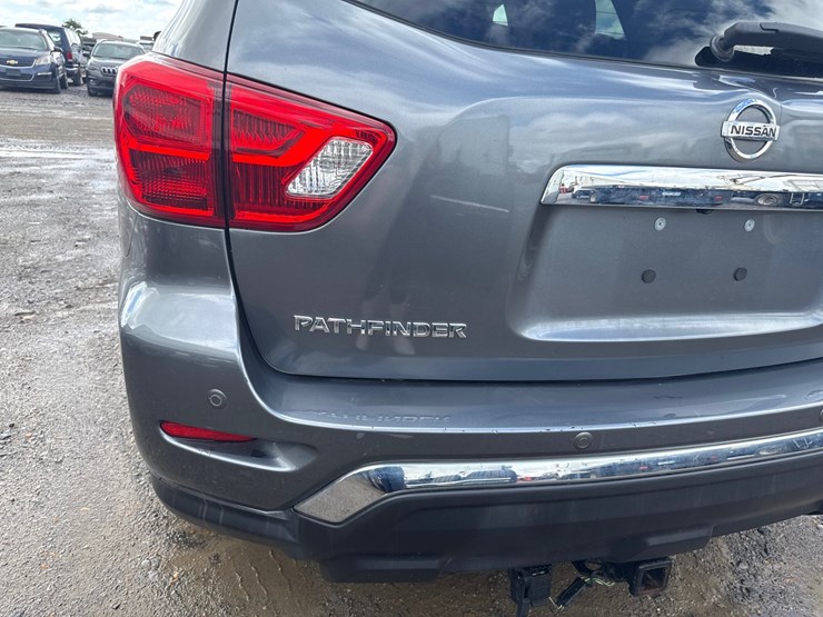 2017-nissan-pathfinder-image-6