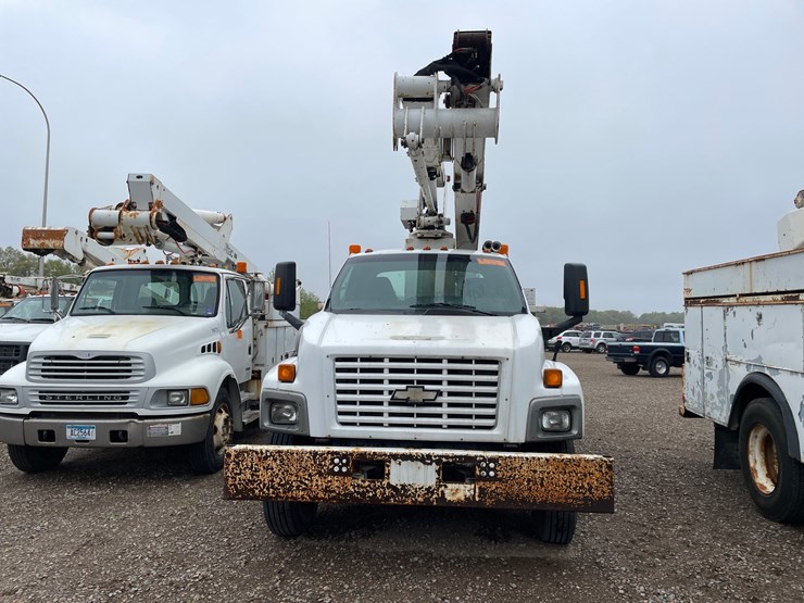 #1302-•-2003-chevrolet-c7500-boom-truck-**non-runner**(has-mn-title)-image-8