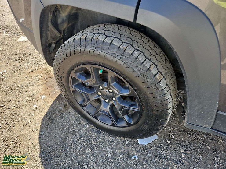 2019-jeep-cherokee-image-11