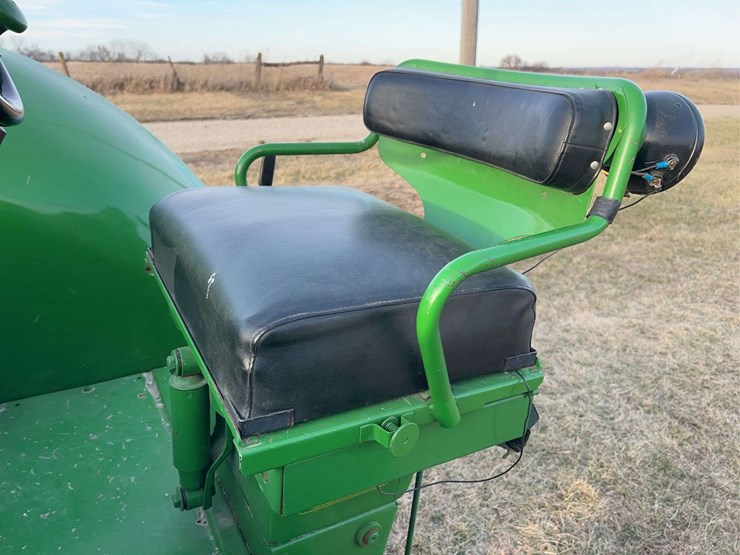 john-deere-820-image-53