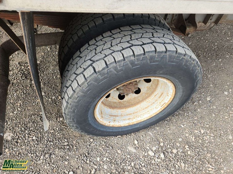 2005-ford-e450-image-26