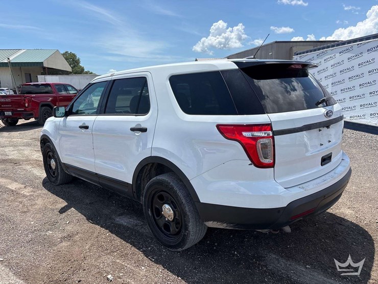2015-ford-explorer-image-3