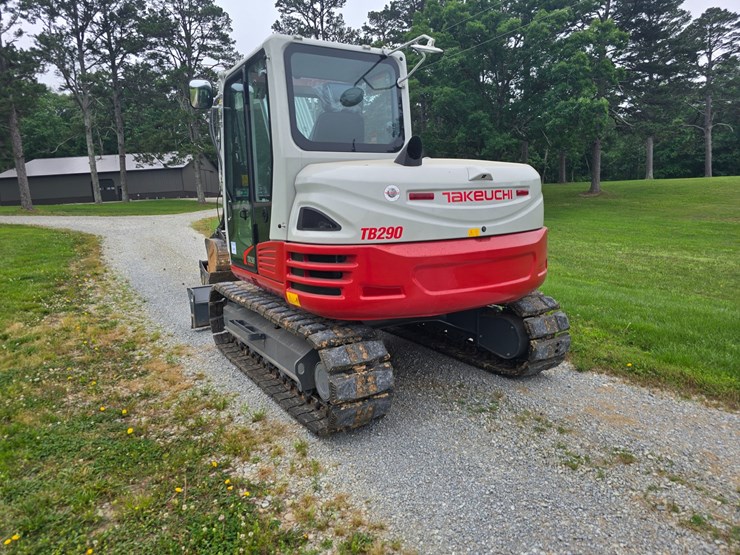 2024-takeuchi-tb290-image-16