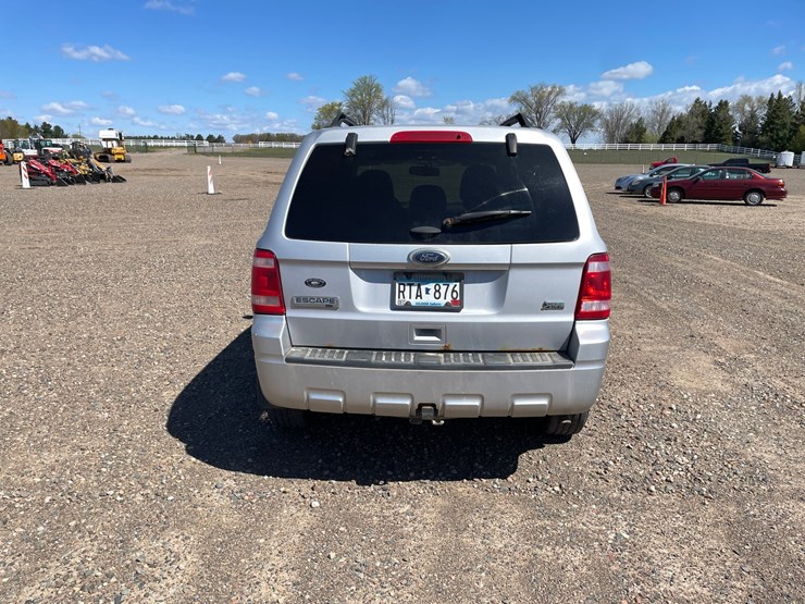 2011-ford-escape-xlt-image-4