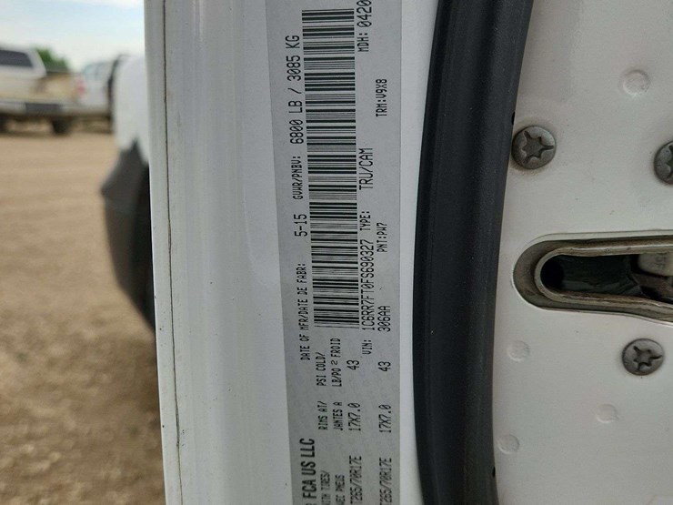 2015-dodge-1500-image-27