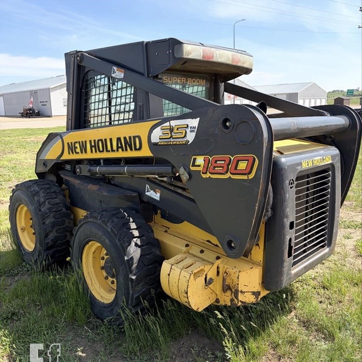 NEW HOLLAND L180