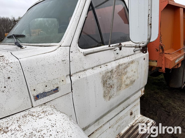1984-ford-f700-image-16